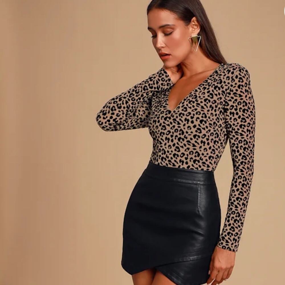 NWT ASTR Leopard Sheer bodysuit size medium New With Tags - Picture 4 of 12